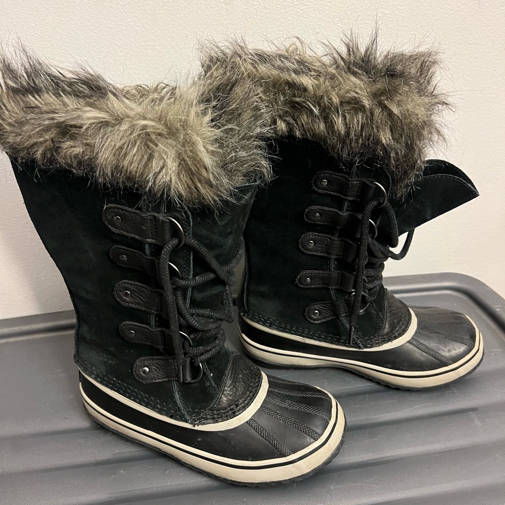 Sorel Joan of Arctic Black and Gray Fur-Trimmed Winter Boots